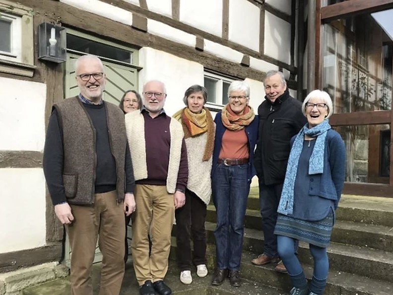 Rund ein halbes Dutzend Menschen bildet das Kernteam des Pilgerhof-Projektes in Altenmünster.
