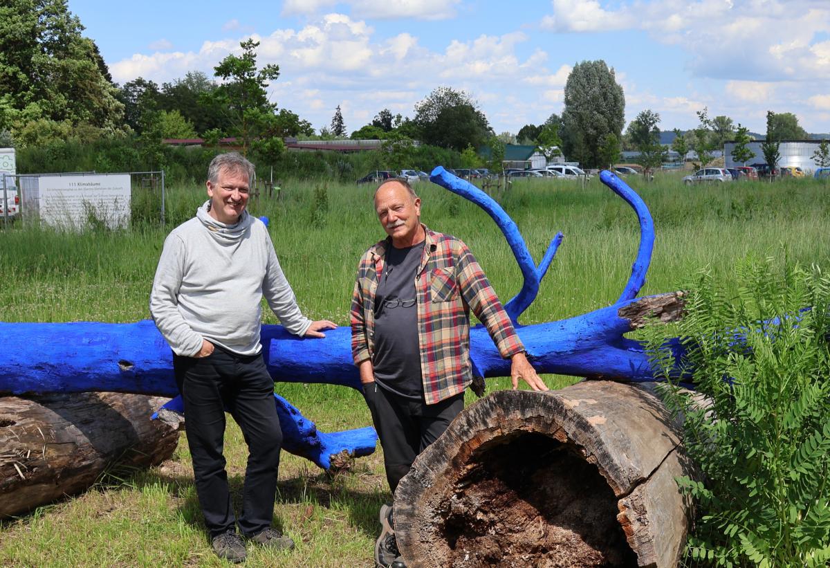 Die Verantwortlichen der Stiftung Gartenkultur vor dem Informationspfad