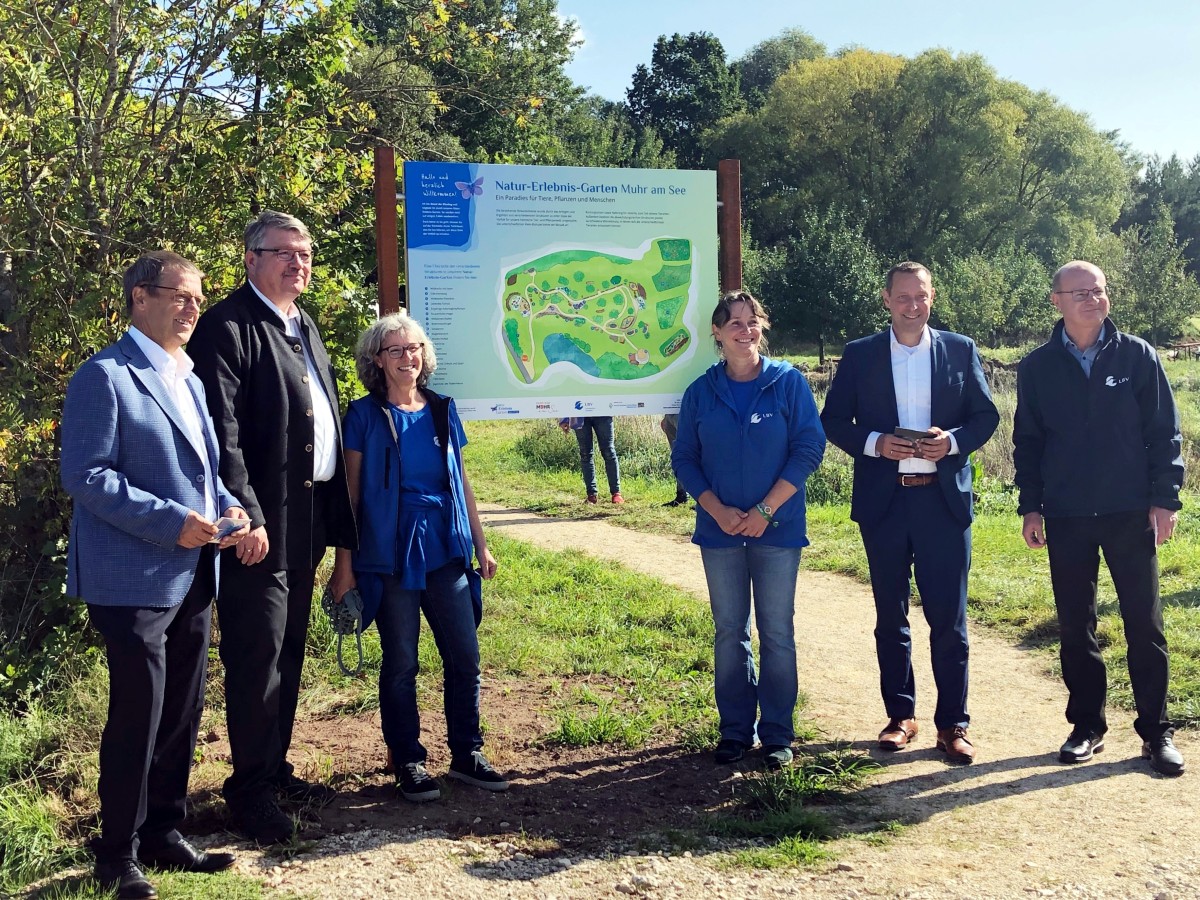 Sechs Menschen haben einen Natur-Erlebnis-Garten eingeweiht. Er ist in Muhr am See und ist eine Schatzkiste der Artenvielfalt.